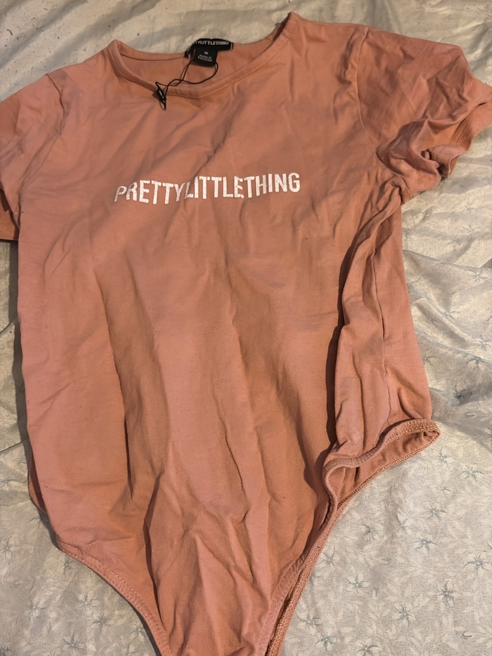 PrettyLittleThing Dusty Rose Logo Bodysuit